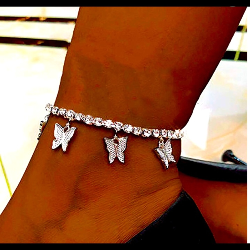 An ankle bracelet cute🛍💕